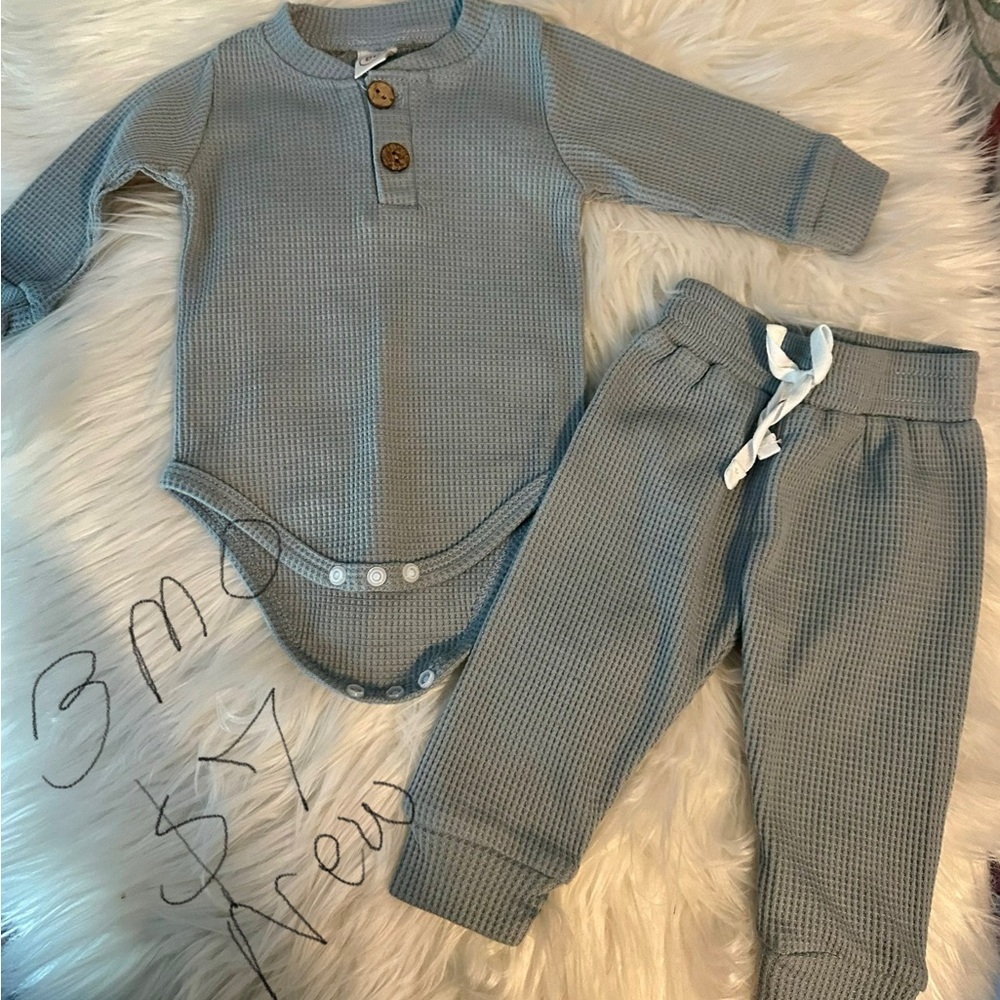 Gray Baby Waffle Knit Set nwot